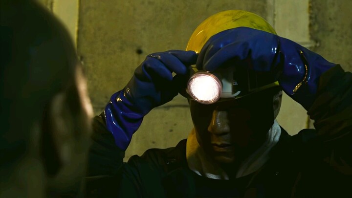 “Buatlah jalan keluar untuk diri sendiri, biar nanti kita masih bisa bertemu.”