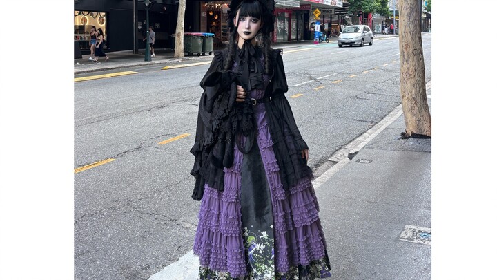Ketika pinkhouse berpadu dengan gaya gotik