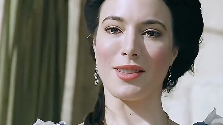 Suddenly I understood what “not yet experienced in life” really means… Haha, Auntie’s eyes were prac