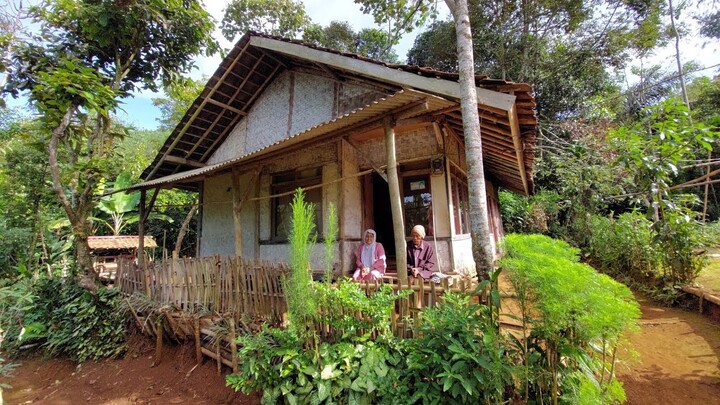 TENTRAMNYA.. Tinggal Berdua Menghabiskan Masa Tua Di Rumah Terpencil | Pedesaan Sunda