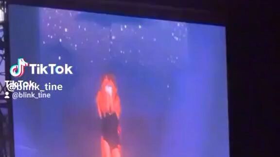 Jisoo flower Tokyo first time day 1
