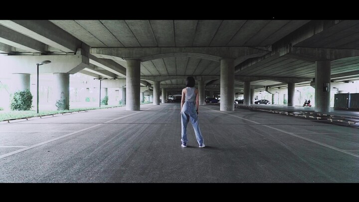 [Daigula K] Thế hệ cũ khiêu vũ dưới cầu với người đàn ông kỳ lân bí ẩn