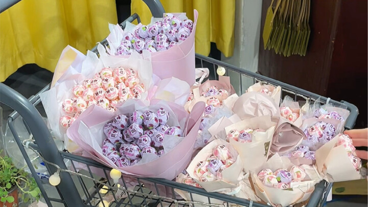 Lễ Thất Tịch bày hàng bán hoa kiếm được bao nhiêu? Bó nhỏ 9,9 tệ, bó lớn hơn 29,9 tệ! Đồ chơi Ultram