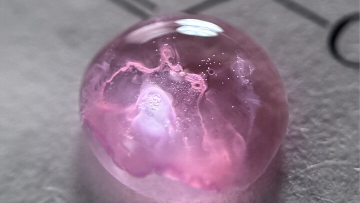 Di tengah langit yang luas dan tak terbatas, kaulah cahaya bintang yang paling bersinar.