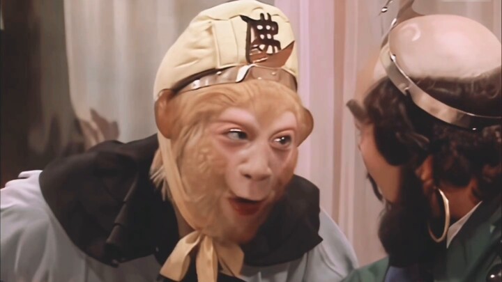Just realized, compared to Bajie, Monkey King favors Junior Brother Sha more!