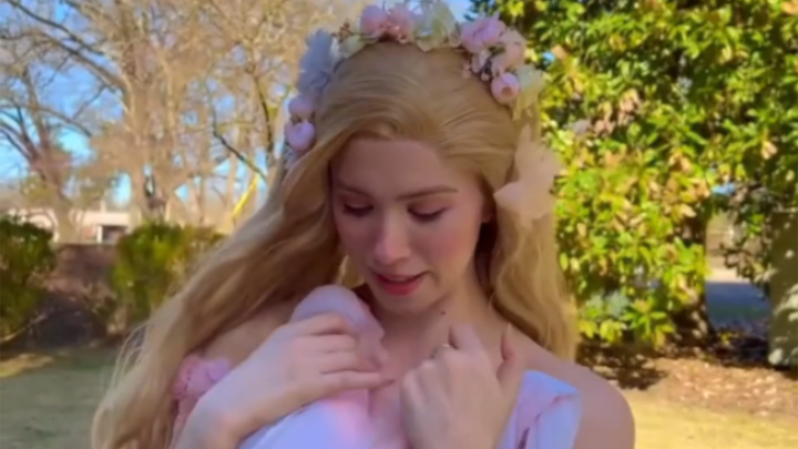 ملابس سحرية يمكنها تغيير الزي في ثانية واحدة