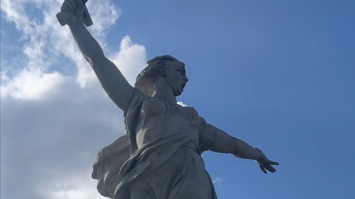 俄罗斯 | 祖国母亲在召唤 | “手持利剑，指向柏林”