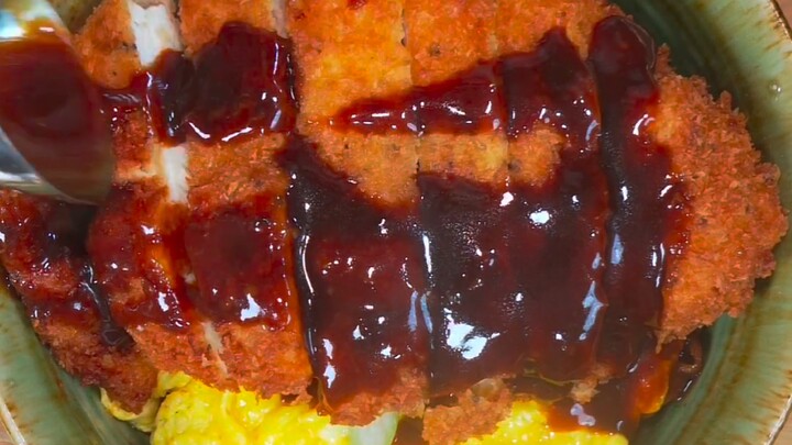 Pesta untuk para pekerja! Mie ayam kari