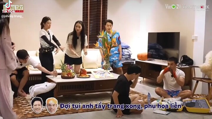 hôm nay sinh nhật mà chị mình buồn ngủ kiểu :)) #lamoon #anhsangaza #muộii #2ngay1dem #xuhuong