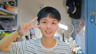 预料到大学毕业后 会很怀念这间小屋 那就用这种方式 把它永远保存下来吧。