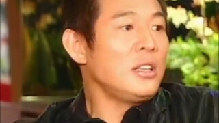 地球引力？不存在的！﻿袁和平 为﻿李连杰 ﻿设计“佛山无影脚”动作，需要在空中连踢七脚