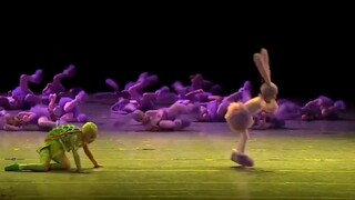 "The Tortoise and the Hare Race Again"—in this dance, the rabbit and the tortoise on stage rediscove