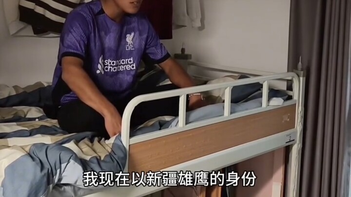 Xinjiang’s Eagle Kicked All Roommates Out of the Dormitory