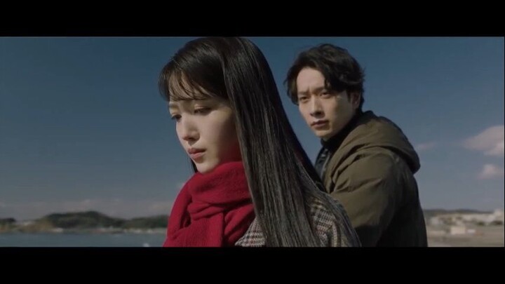 hold-me-tighter-than-anyone-else-2025