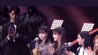 2021MAMA [Aespa] Lee Dae-hyun nhìn chằm chằm vào Yoo Jimin như một kẻ ngốc và bị đánh gục