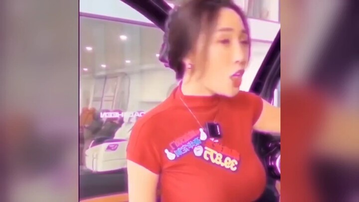 女大三抱金砖———搞笑视频