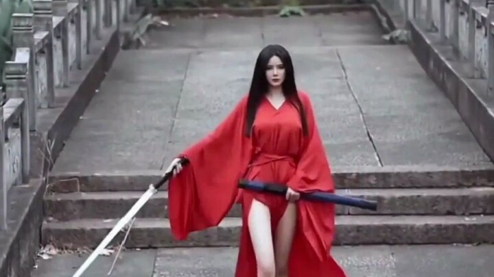 [Hehuan Sect] "Junior brother, today senior sister will impart her skills to you."