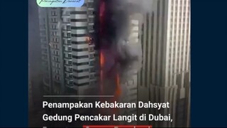Kebakaran hebat terjadi di gedung pencakar langit Marina Pinnacle yang memiliki 67 lantai, terletak
