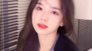 Trời ạ... Gương mặt này của Tôn Nhất Ninh, đừng nói là em gái, ai nhìn vào mà chẳng mê mẩn chứ!