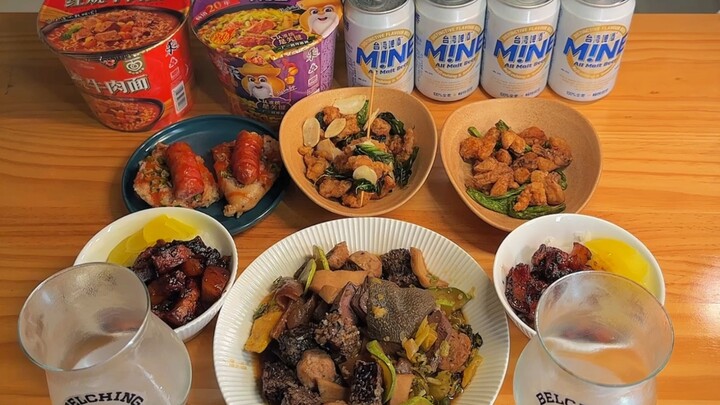 Actually, happiness is very simple: just nine characters—home to return to, someone waiting for you,