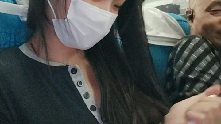 当我在火车上测血糖时被旁边的大哥问到…