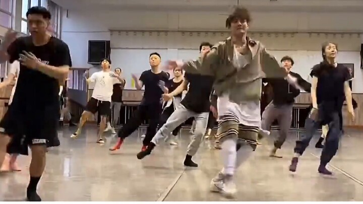 Serangan Balik Sang Jenius Versi Liu Fuyang dari "Berdiri di Padang Rumput Memandang Beijing" Data Y