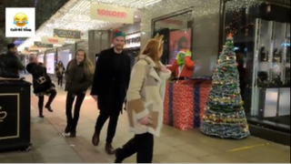 (Phần 4) Giả Làm Hộp Quà Hù Dọa Người Đi Đường Và Cái Kết :) #Prank