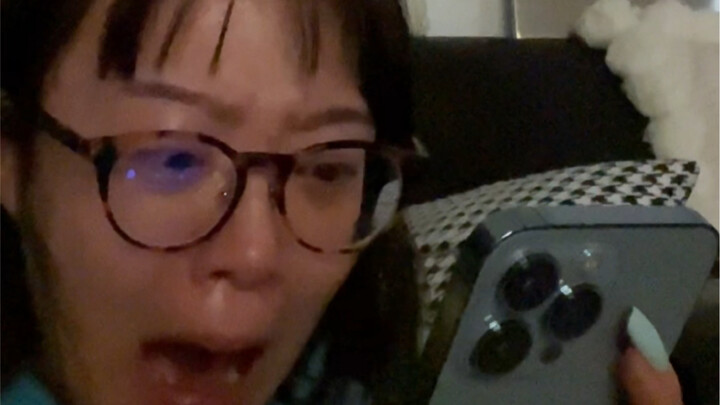 Mendengarkan lagu secara imersif bersama