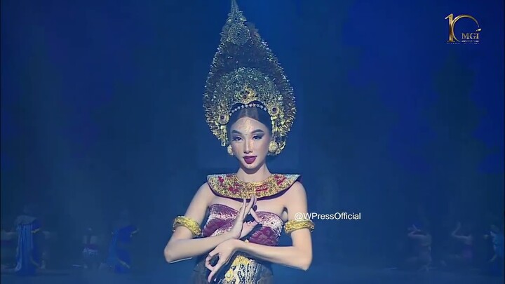 Hoa Hậu Thùy Tiên làm Vedette kết show Indonesia Miss Grand International 2022 Balinese Costume