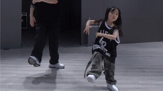 幼儿园小朋友帅出屏幕..