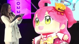 Mikodanye just staring at the cute girl