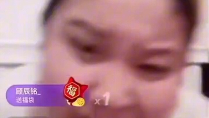 Guo Zi's Tea Shop Opens: Back as a Top Celebrity Again