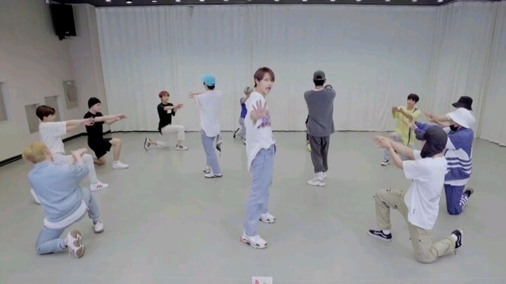 SEVENTEEN’s “MY MY” studio practice version—miss anything you like, but don’t miss Seventeen’s pract