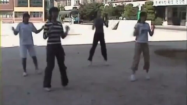 [Lin Yuner] Yuner dancing at school during middle school—how did she master her dance skills?