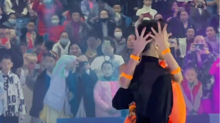 أداء حفل الافتتاح لـ 【وانغ تشونغمو ولي موهان】