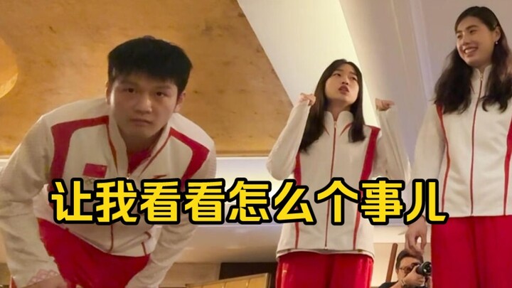 世界名画: 石狮子气球人和美女！