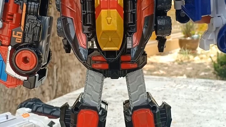 Robot trộm bất khả chiến bại DX chiến thắng Lupinkaiser
