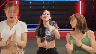 歌曲BOUNCY。舞蹈练习室