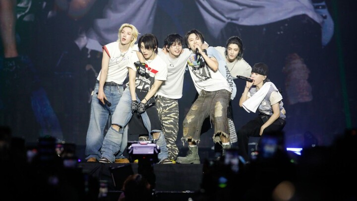 BOYNEXTDOOR Live at Weverse Con Festival 2026