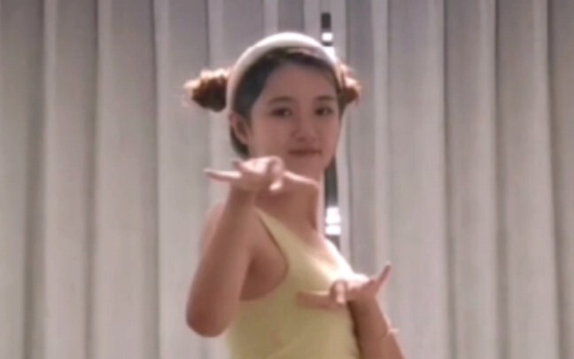 【ซาลาเปาไส้ลูกบัว】Nmixx เต้นคัฟเวอร์เพลง love me like this