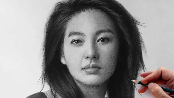 【Life】Russian artists draws portrait of Chinese celebrity