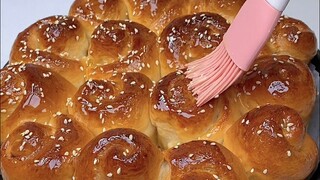 听说吃过这种蜂蜜小面包的人，都30岁以上了吧，不知道为什么现在很难买到了，按照这个配方自己在家就能做了！