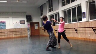 Tang Shiyi and Liu Fuyang rehearse "The Other Shore"