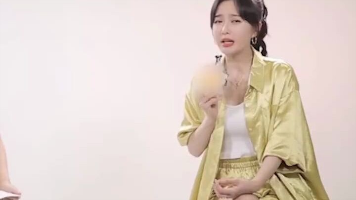 秦岚允许未来老公在家带孩子 夫复何求啊~~哈哈哈