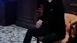The club owner reasoned with the hostess: If you don’t allow touching hands or resting shoulders, wh