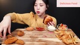 Món Hàn : Thưởng thức Burger tôm mù tạt giòn rụm, Burger gà cay 4 #mukbang