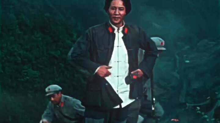 หัวหน้าโค้ชของทีมเรากำลังอบอุ่นร่างกายอยู่