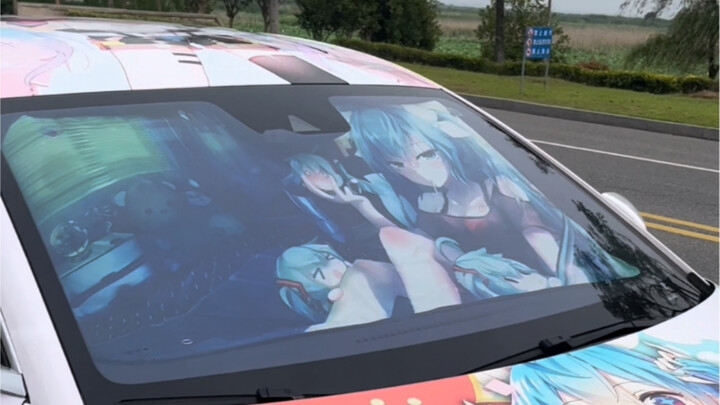 Bisakah dunia anime diam-diam melakukan hal ini di mobil??