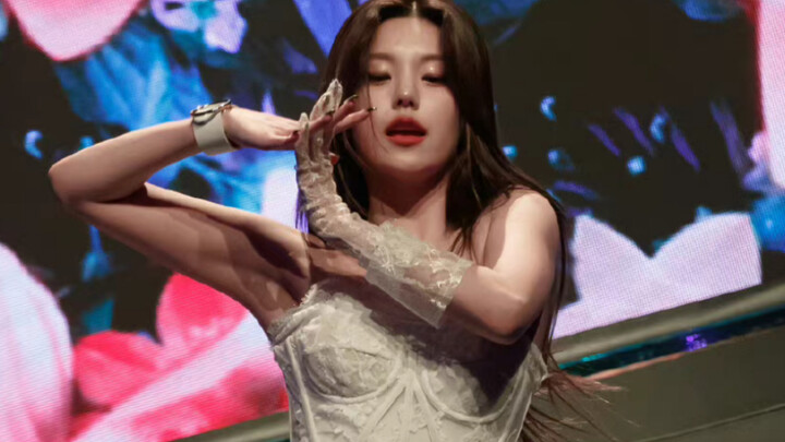 "Màn trình diễn của Hwang Yeji là màn marketing tốt nhất của cô ấy" Điệu nhảy mở màn nhận được vị tr