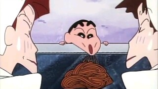 Orang gila "Crayon Shin-chan" Shin-chan makan mie goreng dan mengejutkan siswa SMA!